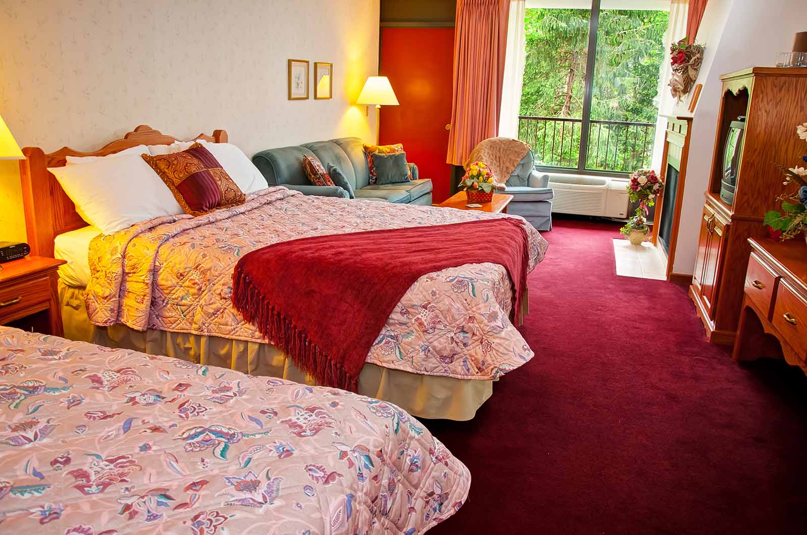Bavarian Inn Lodge Double Queen Bed Bedroom